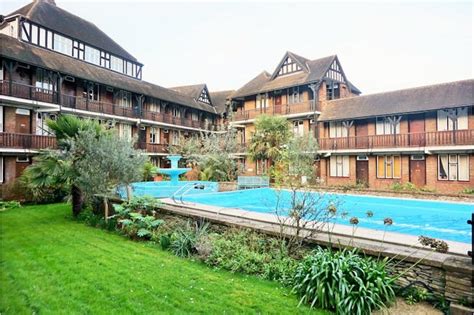 flat for sale in Tudor Close, Brixton, London, SW2 2AA